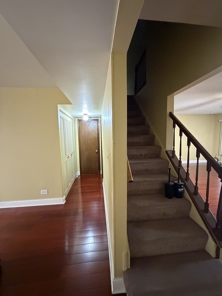 805 Bishop Court - Photo 6