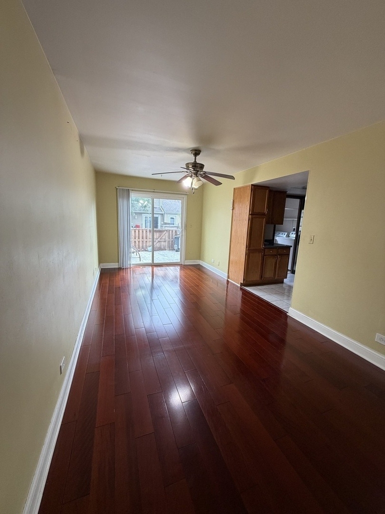 805 Bishop Court - Photo 2