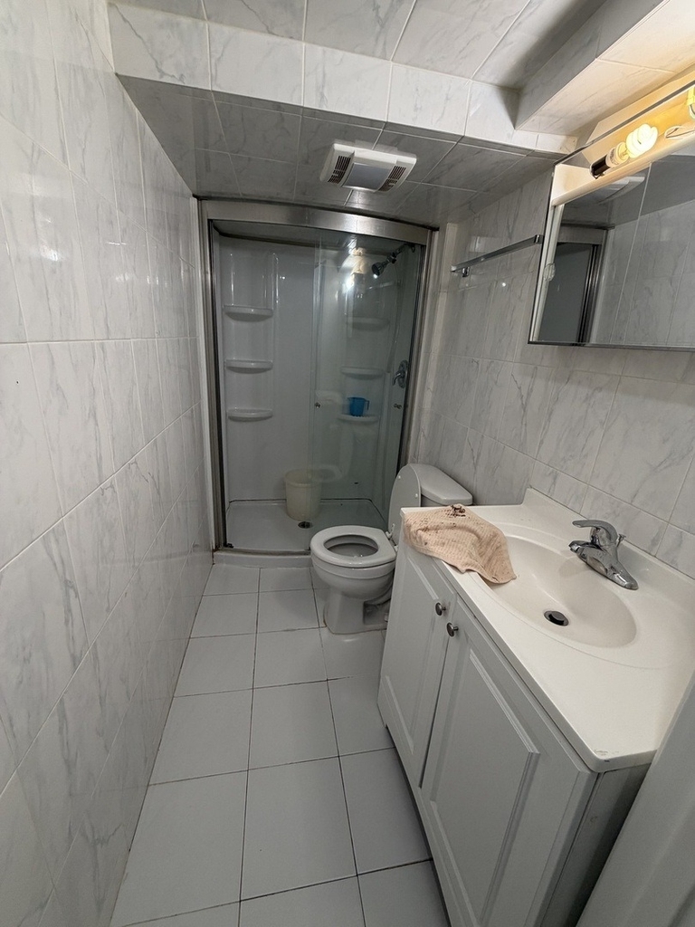 805 Bishop Court - Photo 16