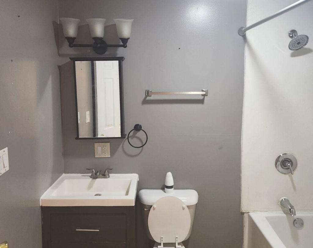 208 Illinois Street - Photo 4