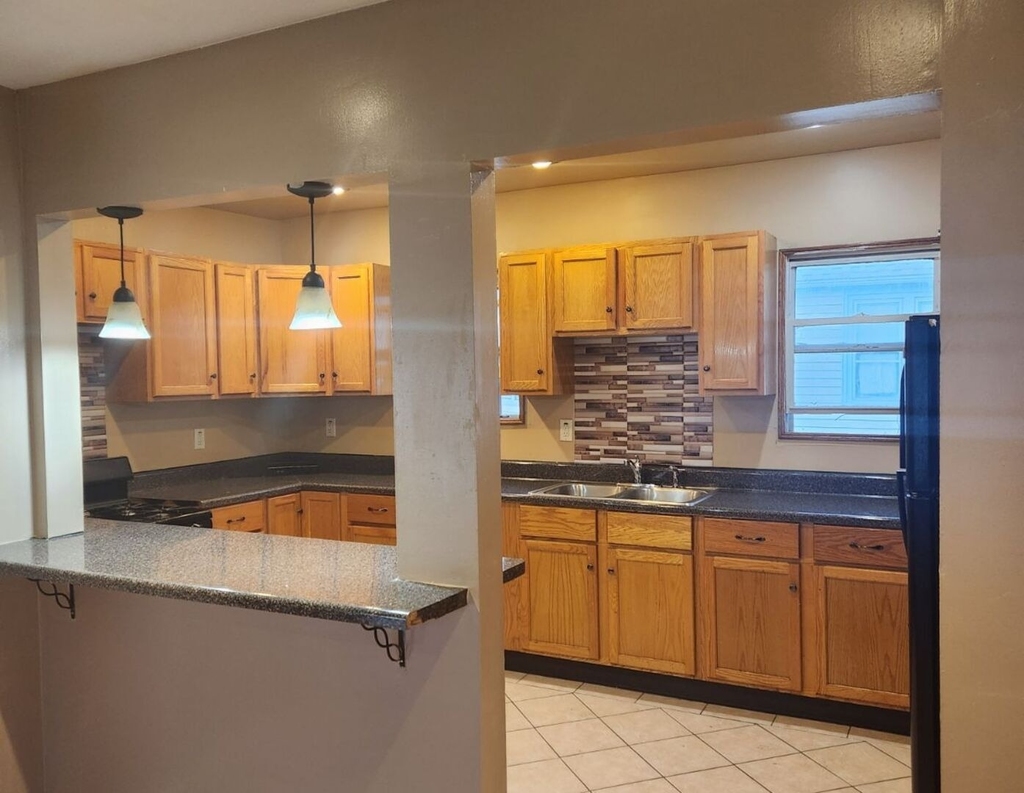 208 Illinois Street - Photo 7