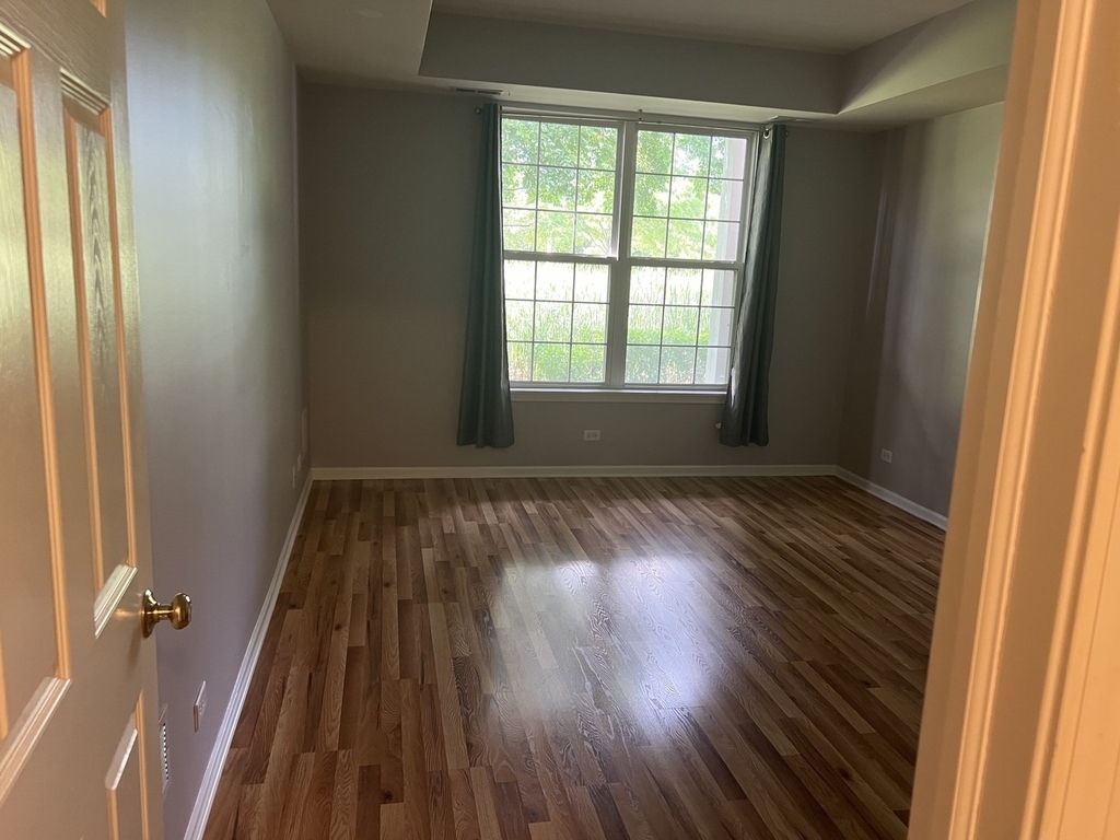 996 Enfield Drive - Photo 9