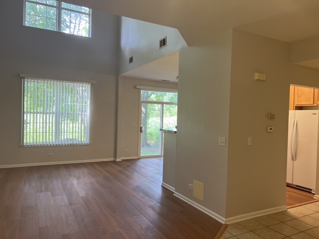 996 Enfield Drive - Photo 5