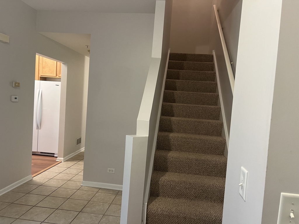 996 Enfield Drive - Photo 8