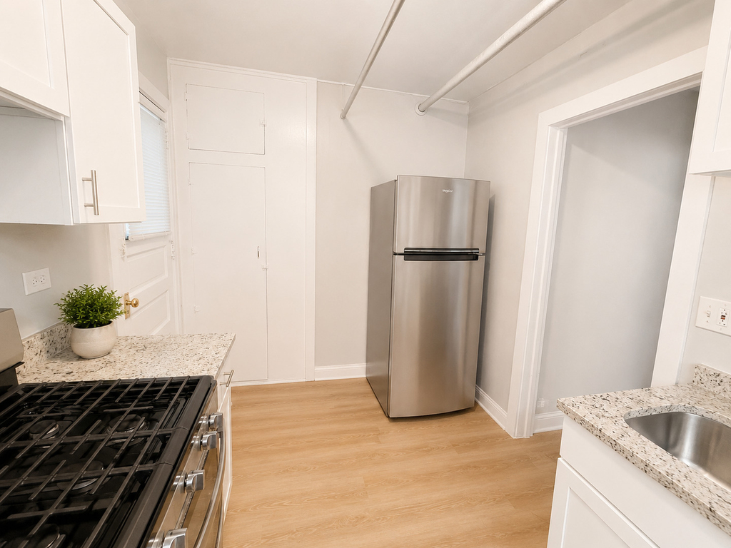 739 Hinman Avenue - Photo 4