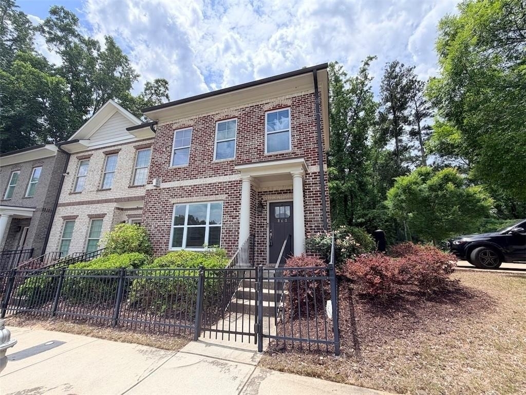 860 Westmoreland Circle Nw - Photo 0