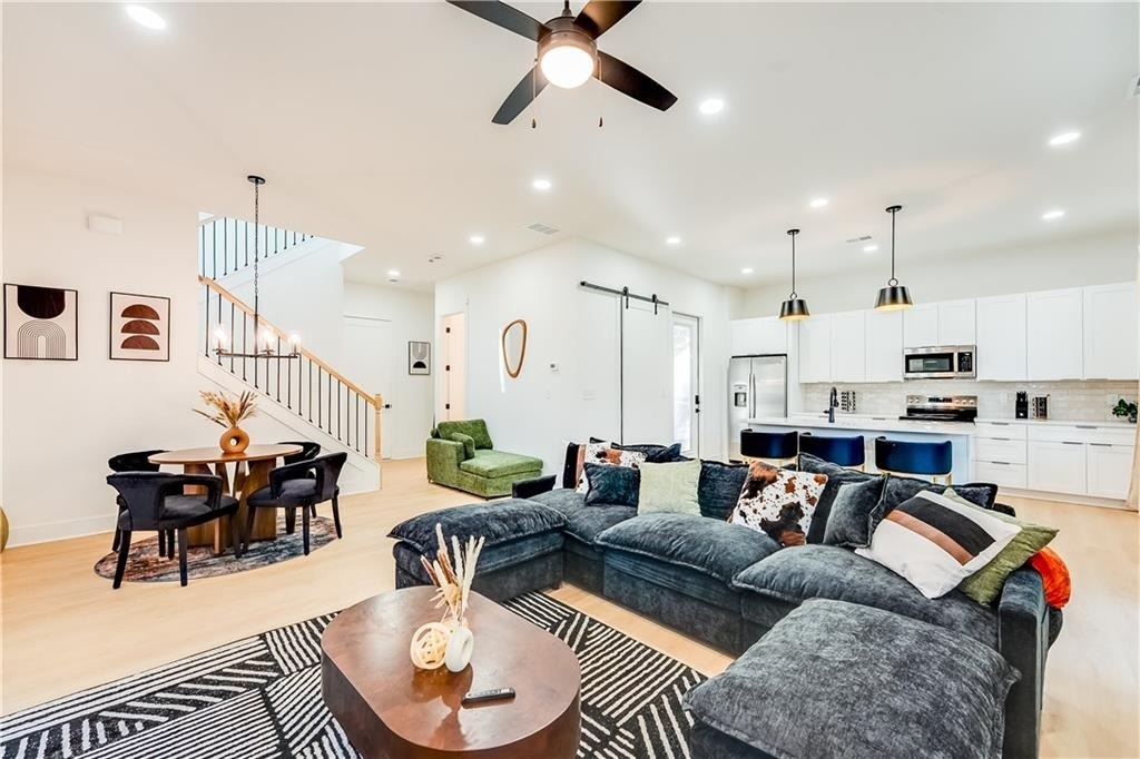1239 Plaza Avenue Sw - Photo 3
