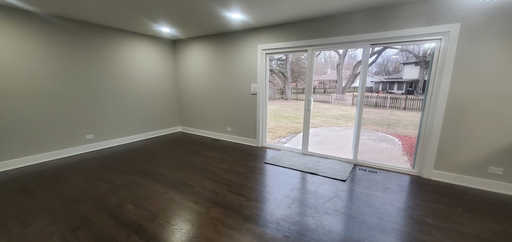 16 W Bailey Road - Photo 5
