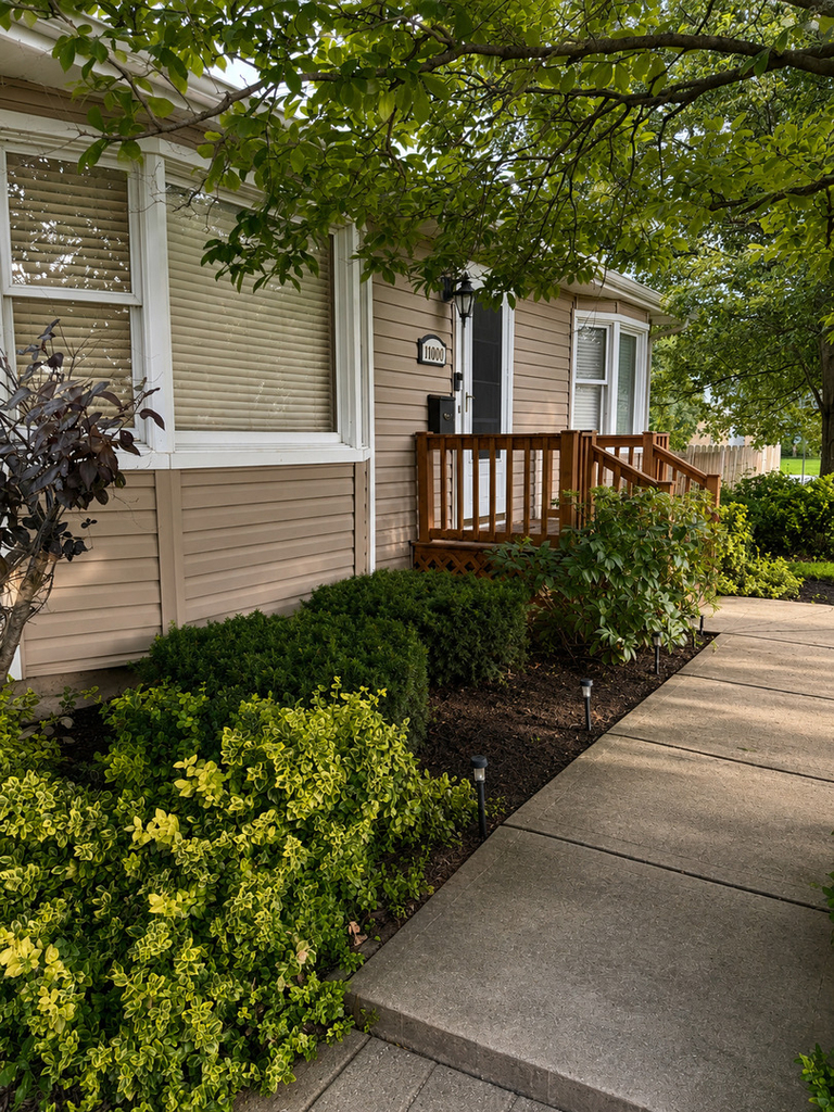 10008 W Medill Avenue - Photo 0