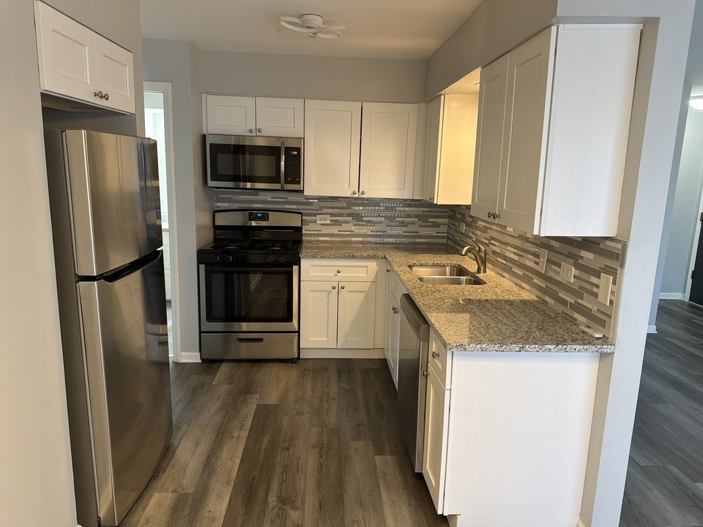 110 W 66th Street - Photo 3