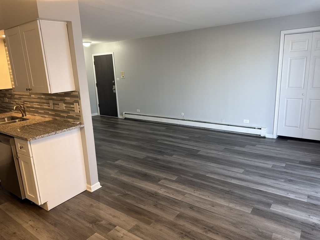 110 W 66th Street - Photo 4