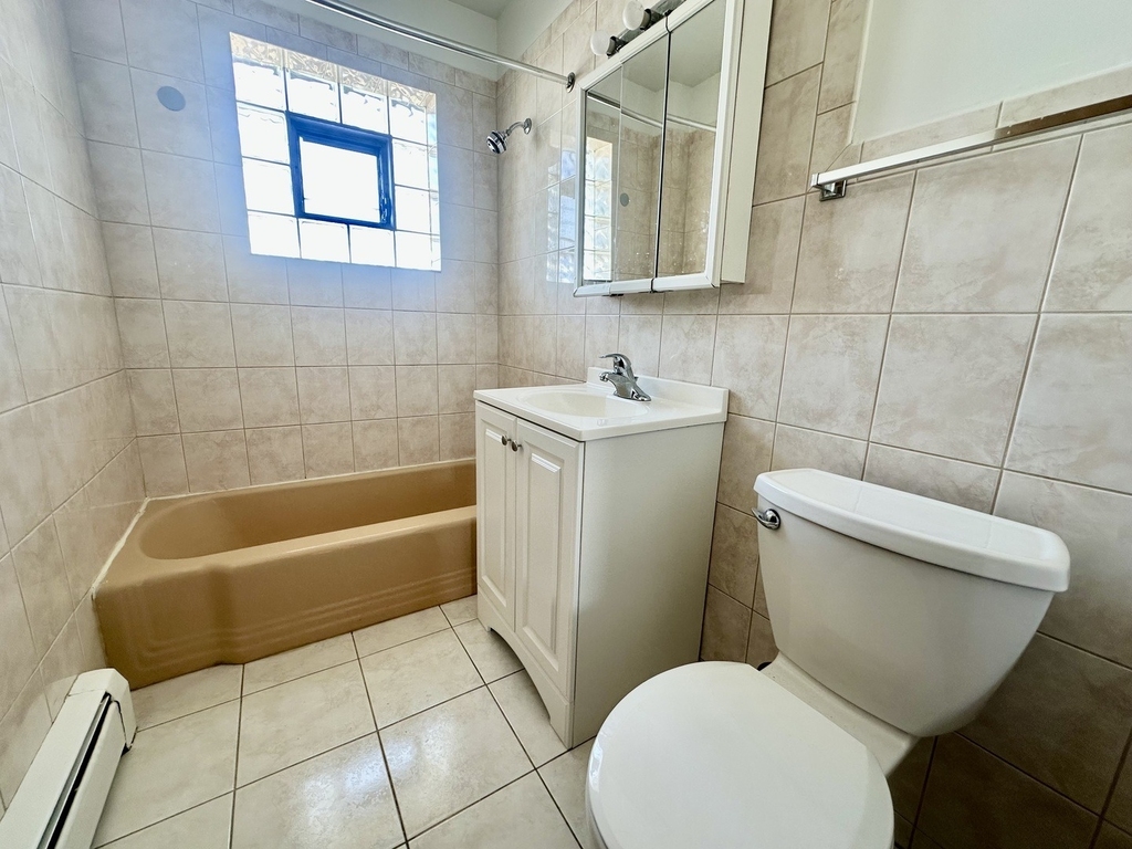 550 N Ardmore Avenue - Photo 4