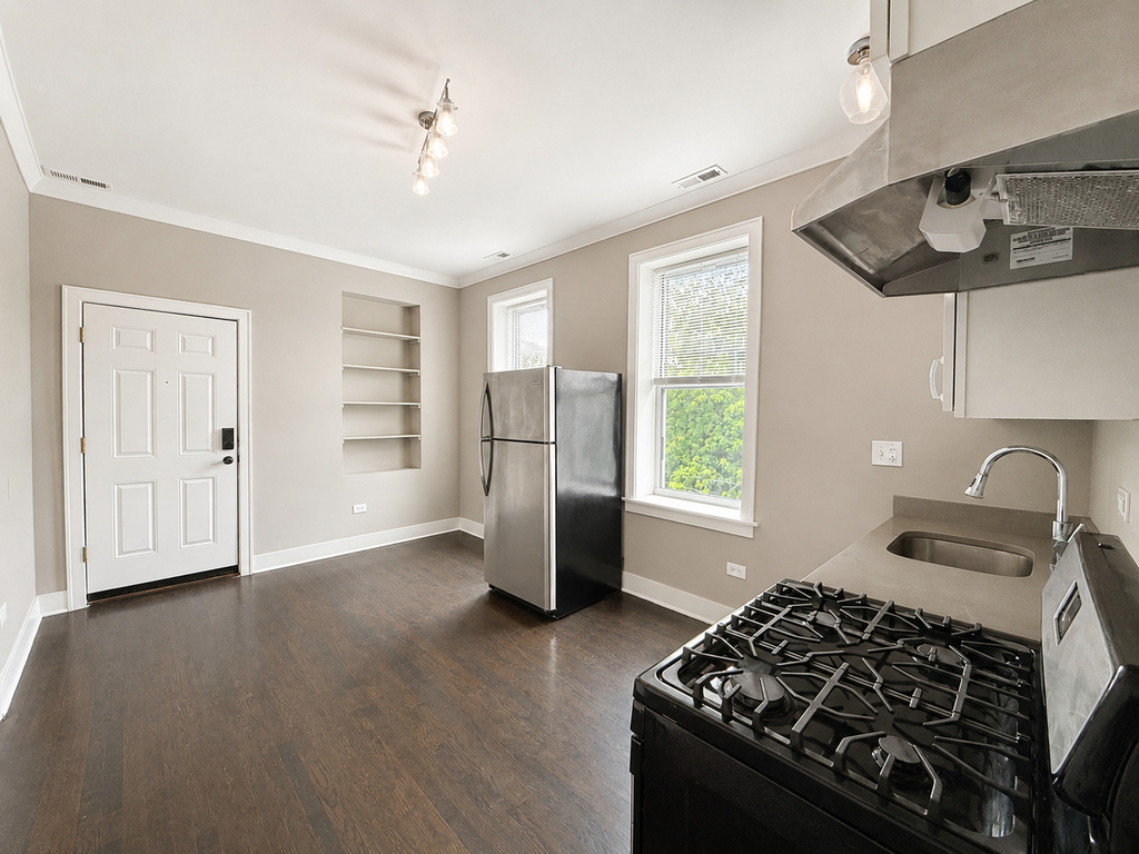5409 S Winchester Avenue - Photo 2