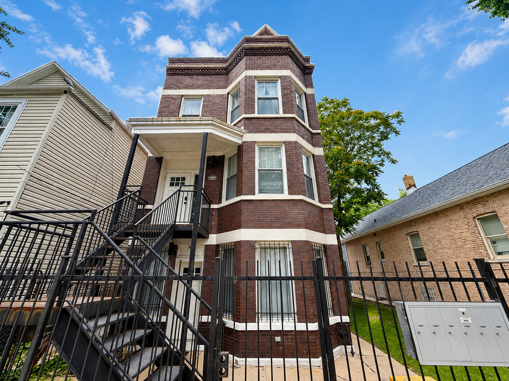 5409 S Winchester Avenue - Photo 0
