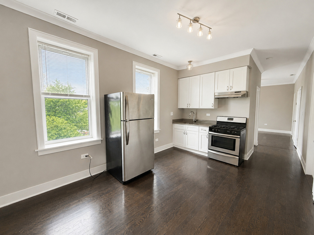 5409 S Winchester Avenue - Photo 1