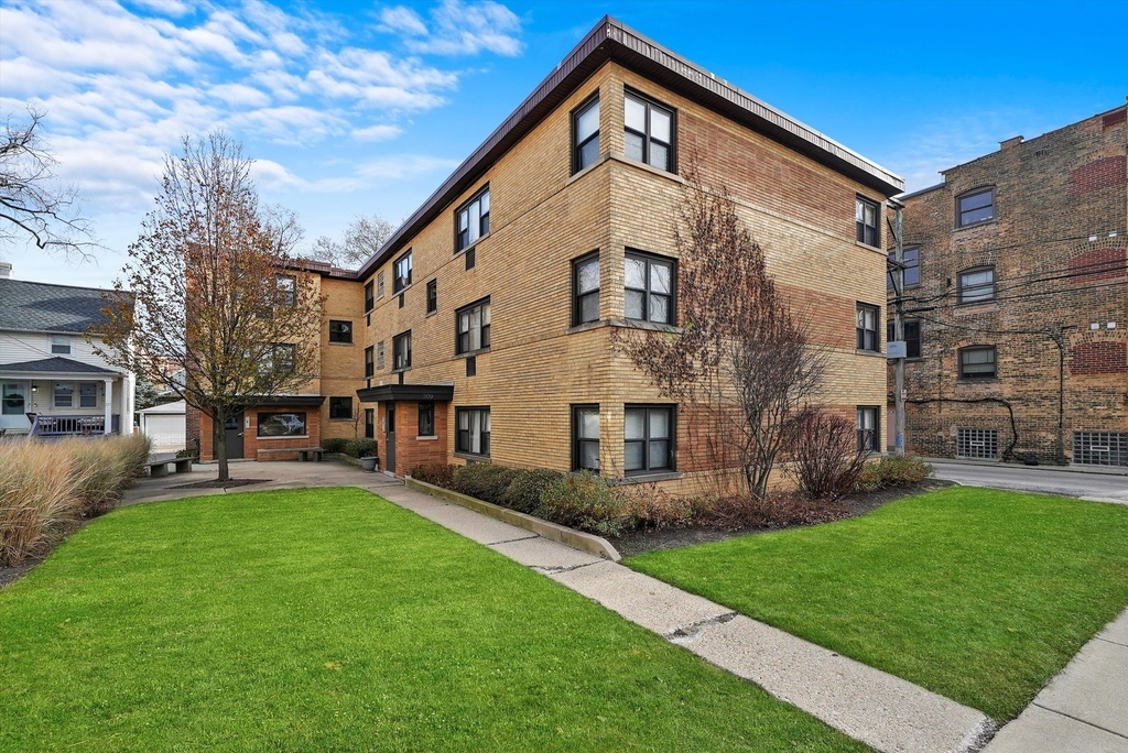 309 Sherman Avenue - Photo 0