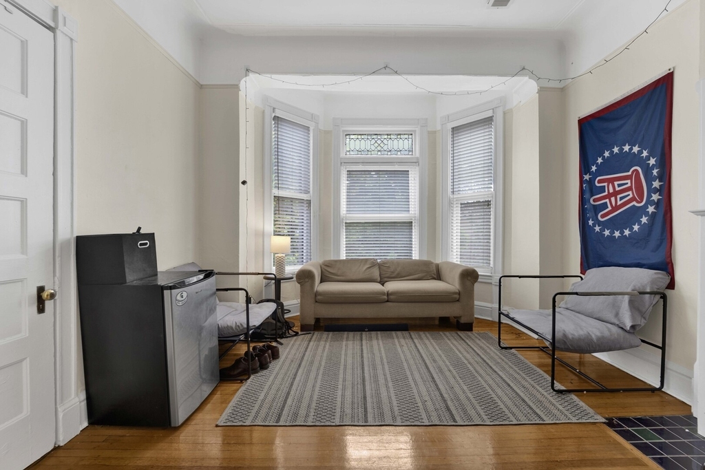 2522 N Burling Street - Photo 7