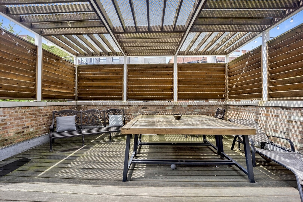 2522 N Burling Street - Photo 15
