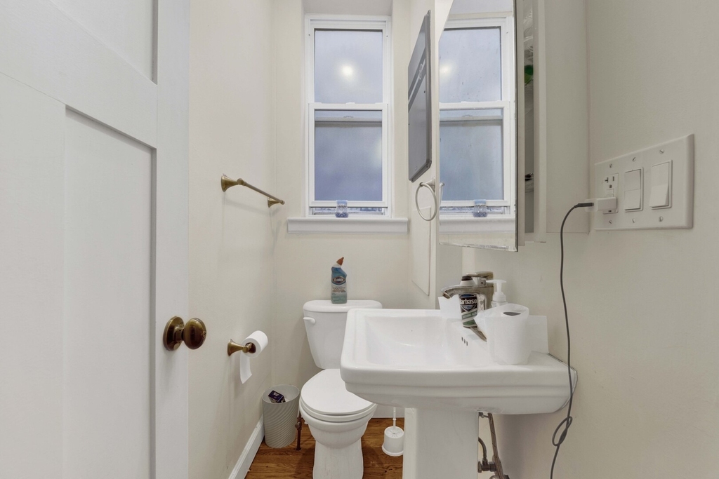 2522 N Burling Street - Photo 14