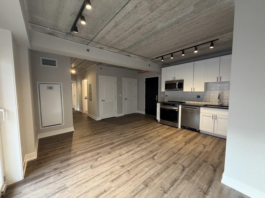 952 W Carmen Avenue - Photo 6