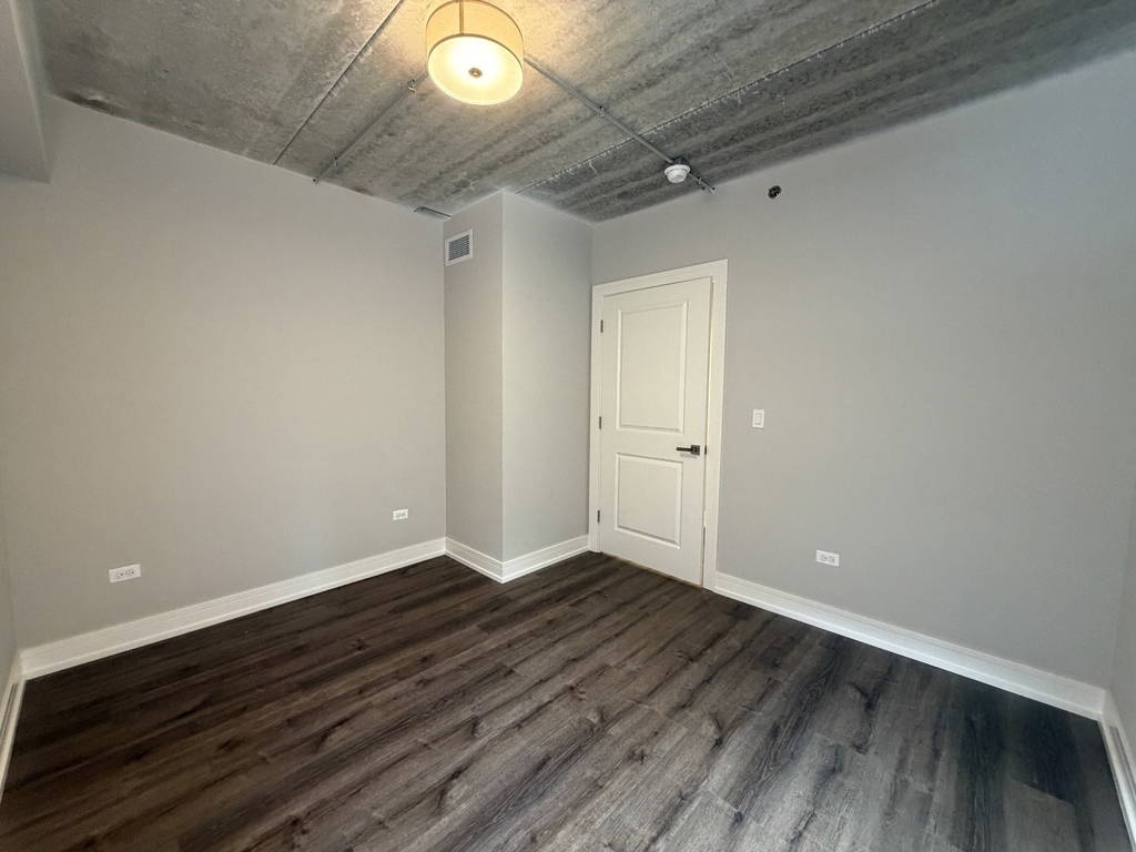 952 W Carmen Avenue - Photo 11