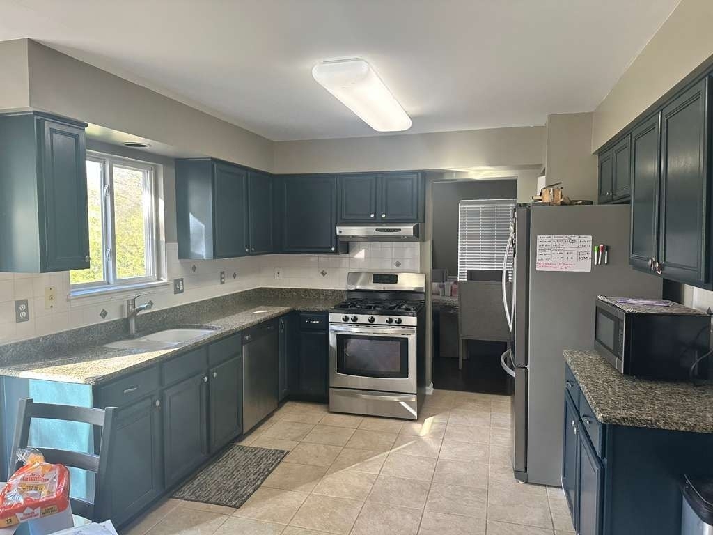 22102 W Plymouth Circle - Photo 4