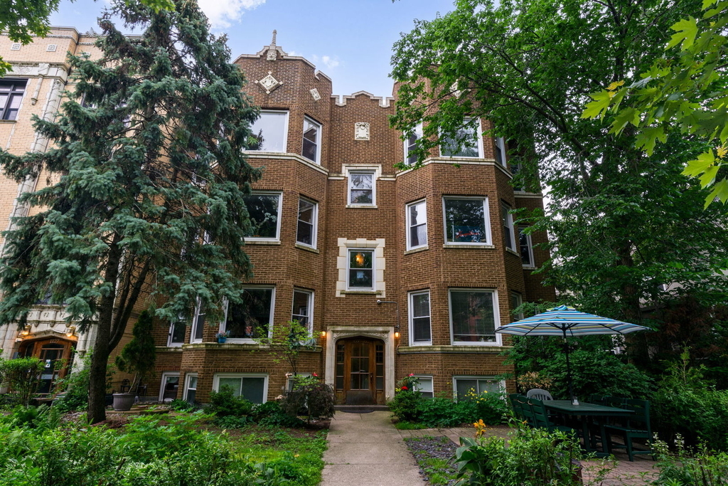 1135 W Farwell Avenue - Photo 0