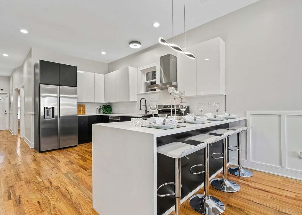 6613 S Langley Avenue - Photo 4