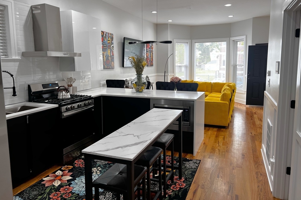 6613 S Langley Avenue - Photo 2