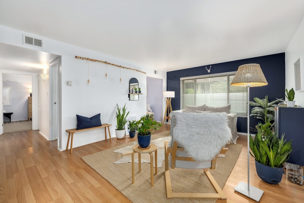 6109 Knoll Wood Road - Photo 3
