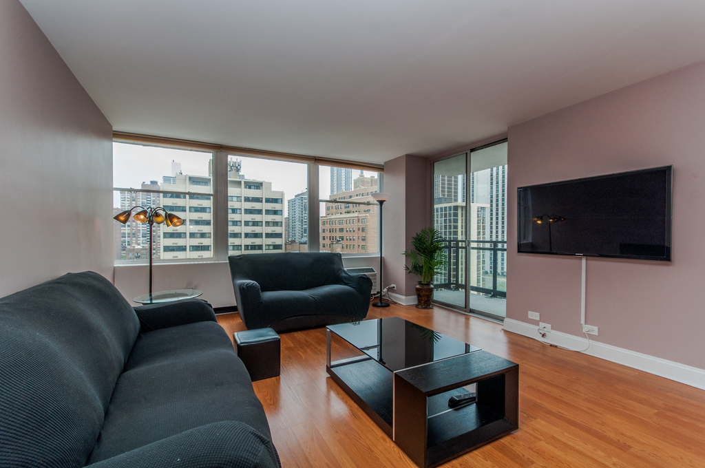 30 E Elm Street - Photo 2