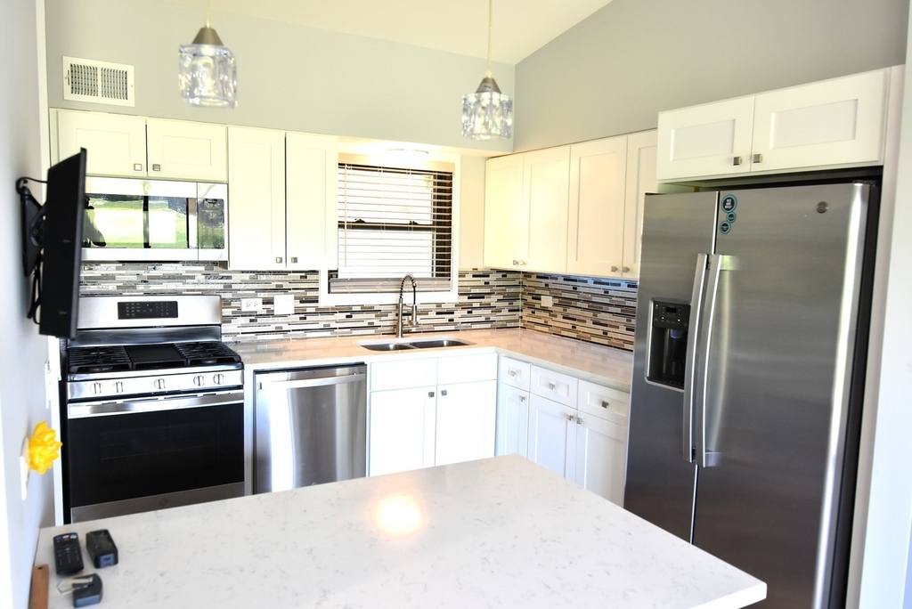 1285 Bamburg Court - Photo 8