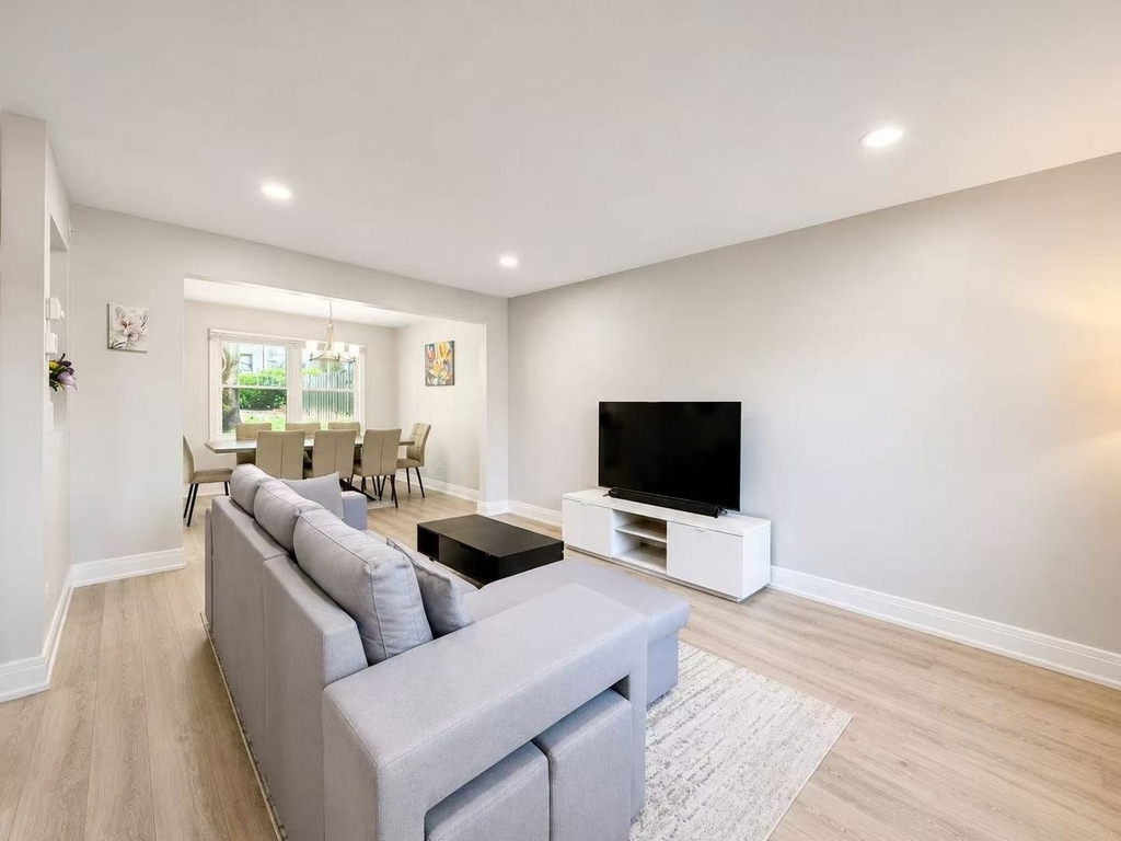 235 Hedgerow Drive - Photo 4