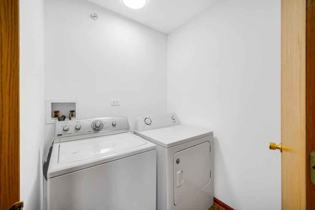 191 Willoughby Court - Photo 24