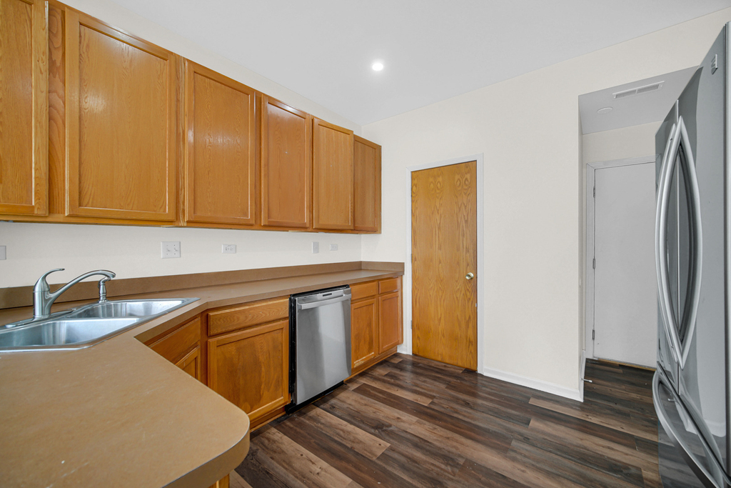 191 Willoughby Court - Photo 11