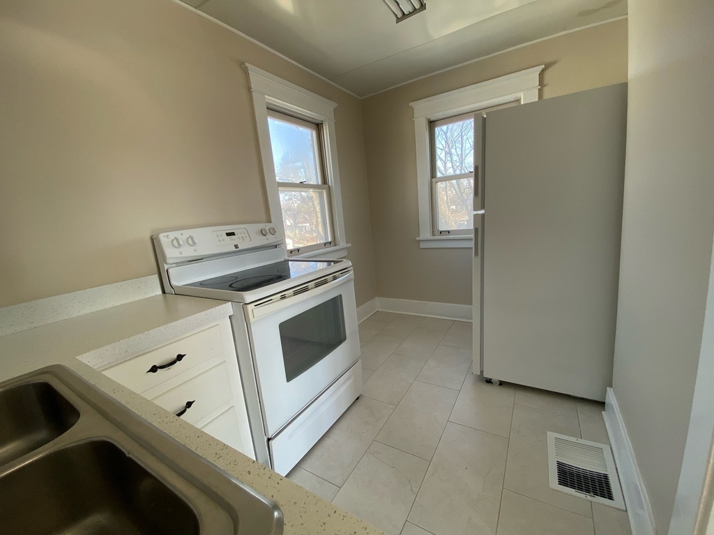 739 Iowa Avenue - Photo 10
