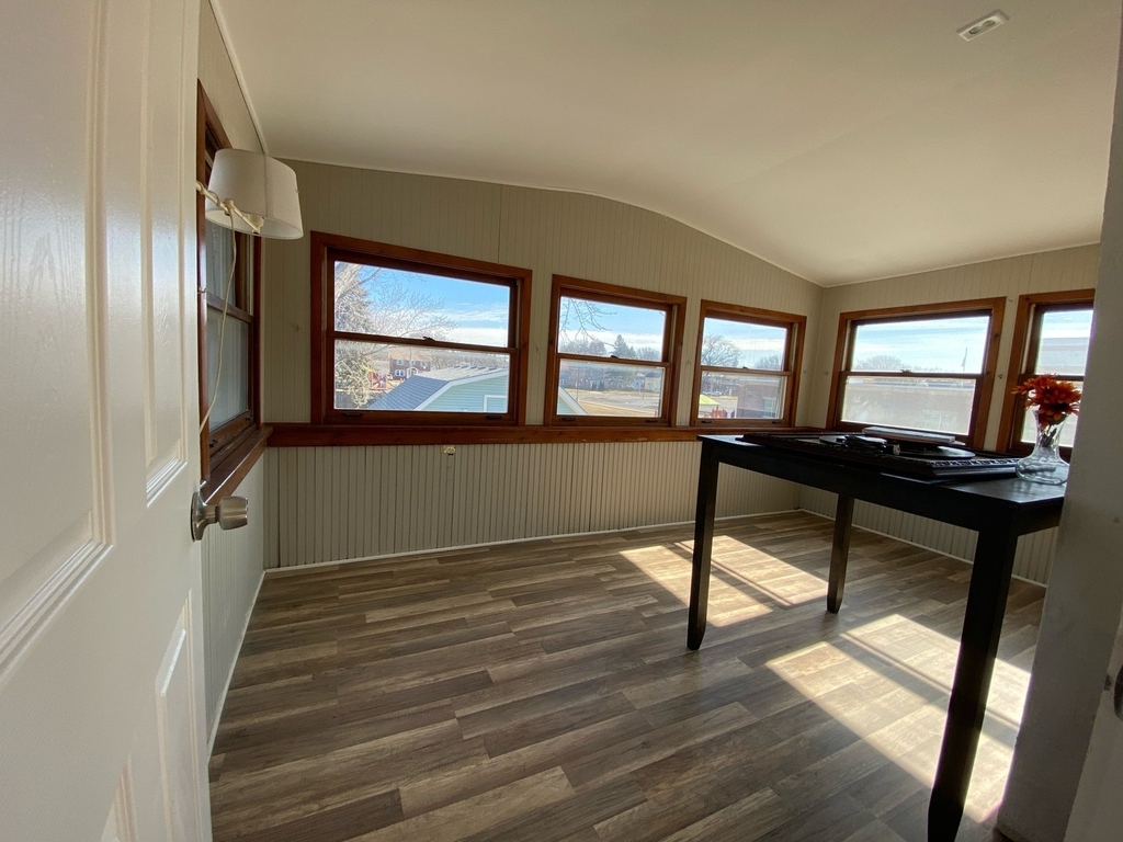 739 Iowa Avenue - Photo 9