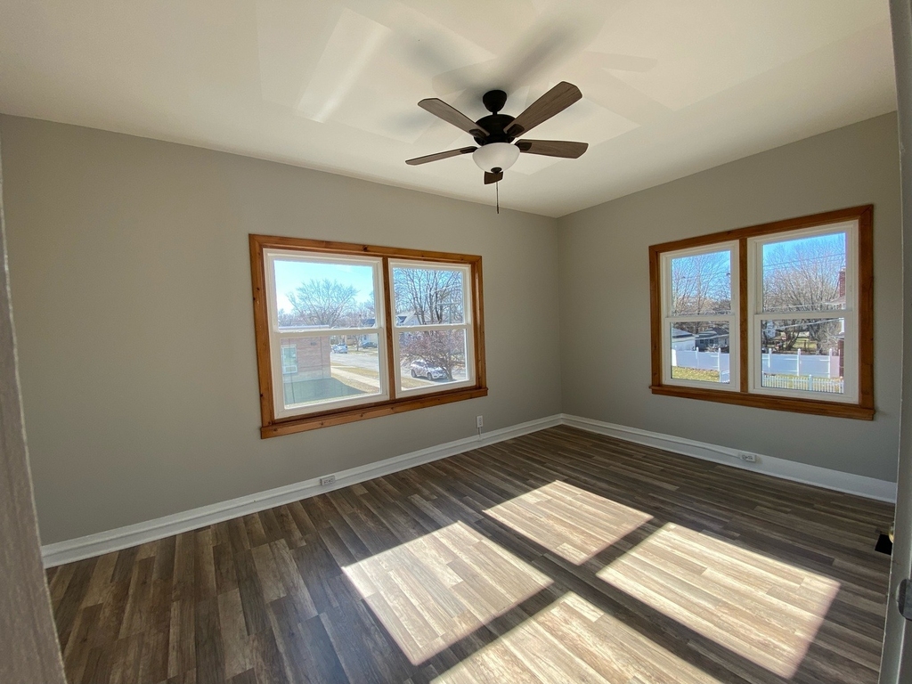 739 Iowa Avenue - Photo 4