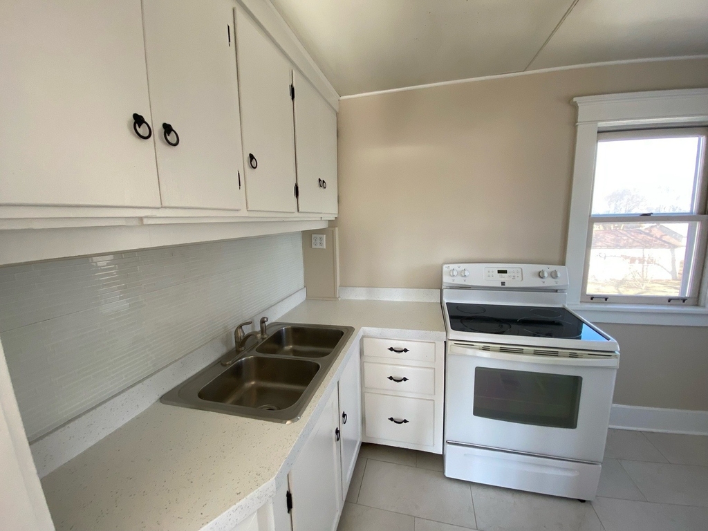 739 Iowa Avenue - Photo 8