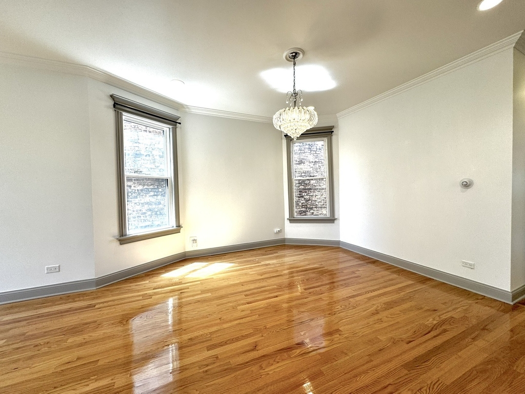 2424 N Mozart Street - Photo 8