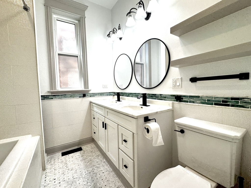 2424 N Mozart Street - Photo 18