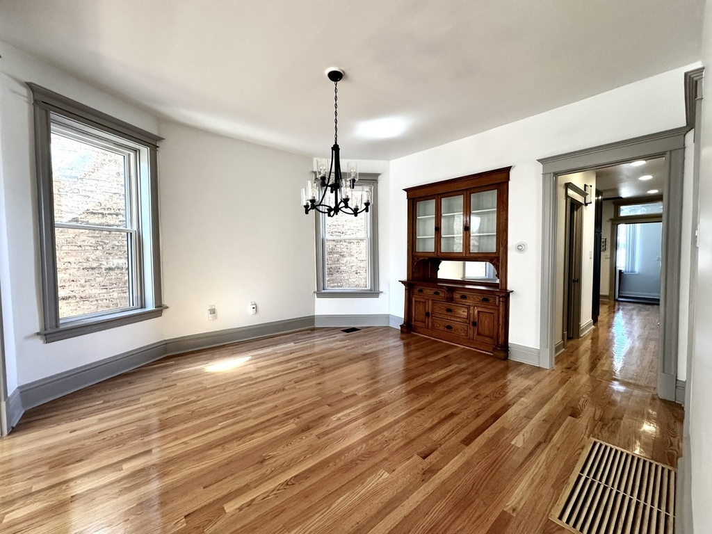 2424 N Mozart Street - Photo 8