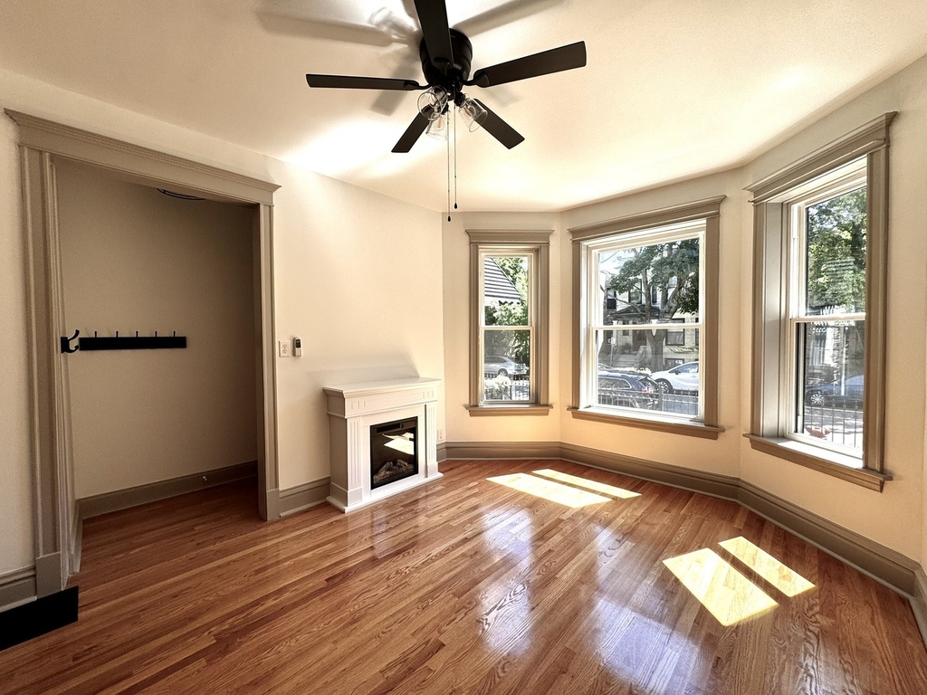 2424 N Mozart Street - Photo 5