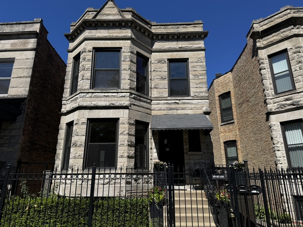2424 N Mozart Street - Photo 0