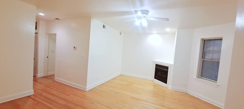 6452 N Bell Avenue - Photo 2