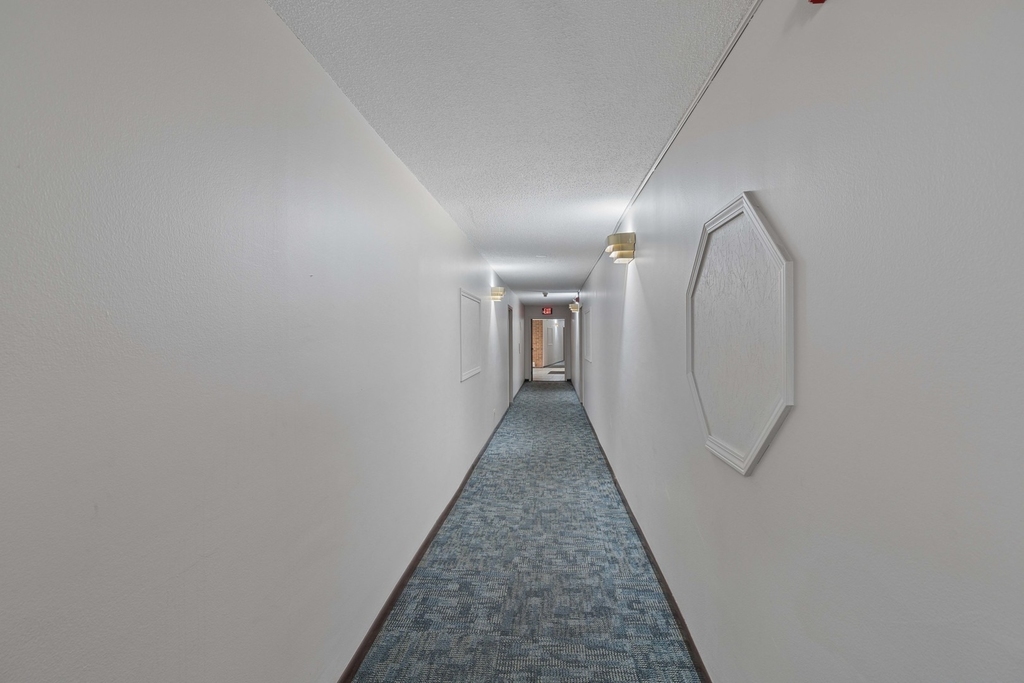 2211 S Stewart Avenue - Photo 19