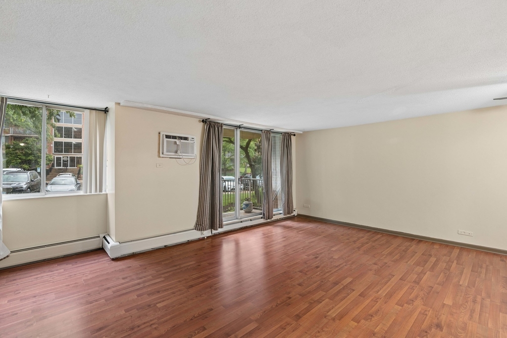 2211 S Stewart Avenue - Photo 5