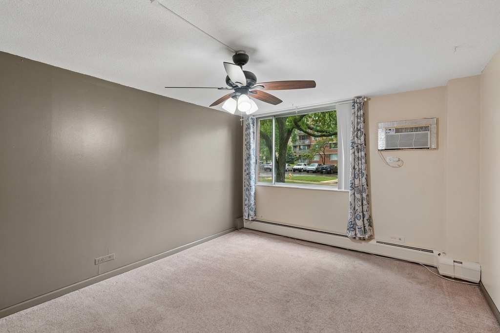 2211 S Stewart Avenue - Photo 12