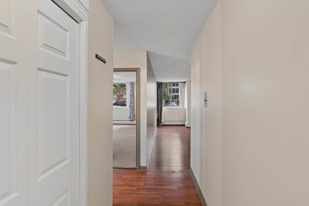 2211 S Stewart Avenue - Photo 3