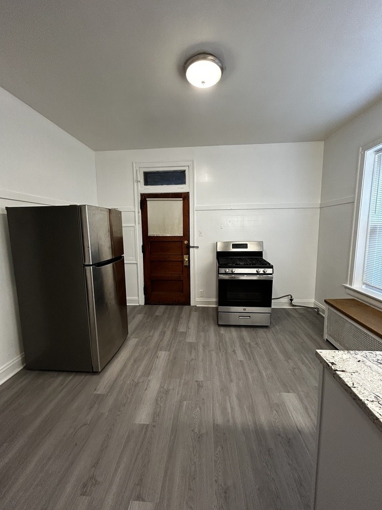 1740 W Garfield Boulevard - Photo 12